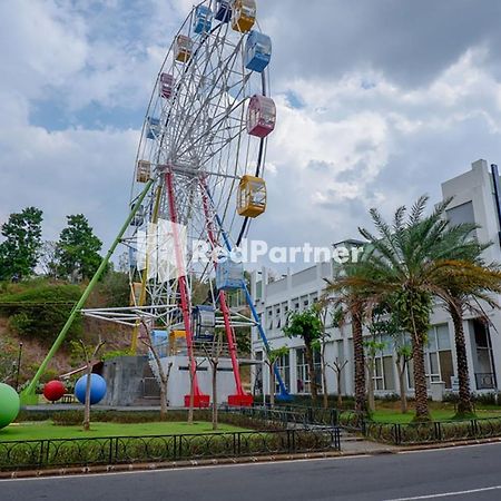 Rit'S Garden At Citragrand Semarang Mitra Reddoorz Hotel Exterior photo